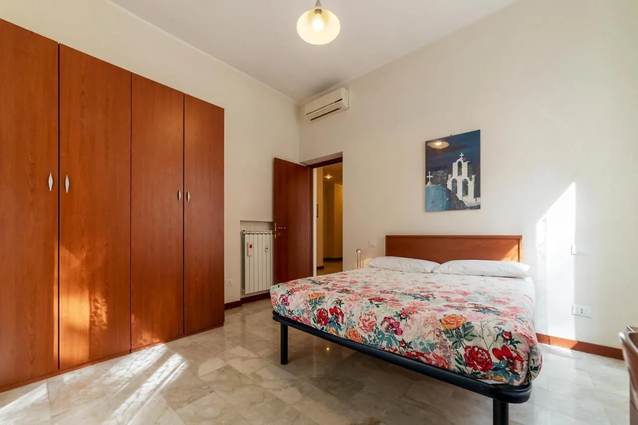 Piazza Re Di Roma Apartment 0*, Rome